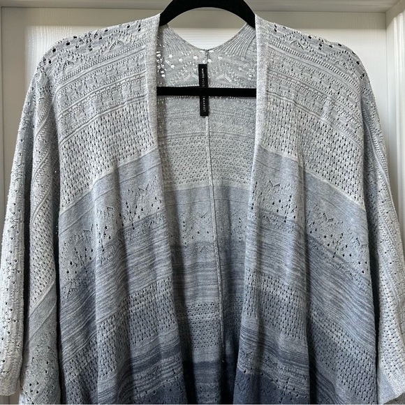 White House Black Market Blue Ombre Knit Shawl Cardigan Wrap Size Small - Picture 3 of 13